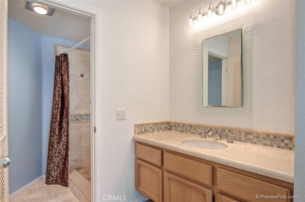 MLS #OC25275515 image #10