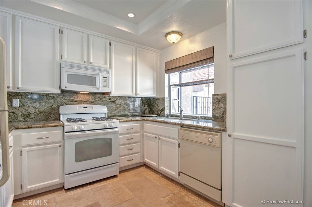 MLS #OC25275515 image #12