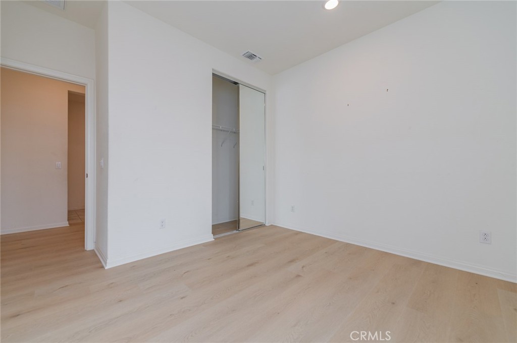 MLS #OC25275523 image #11