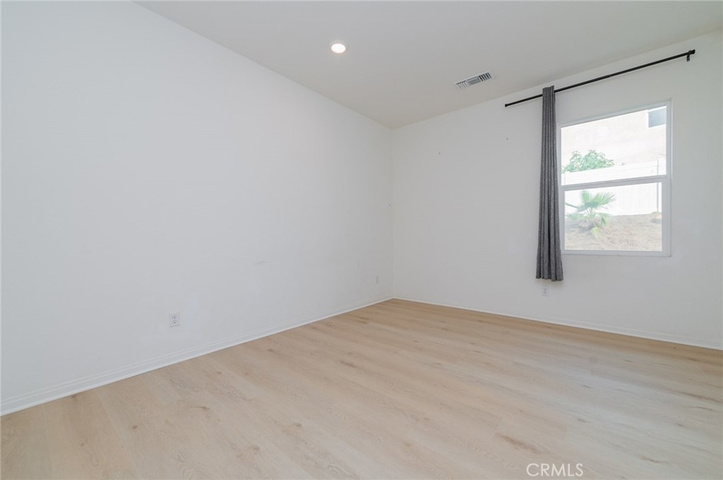 MLS #OC25275523 image #15