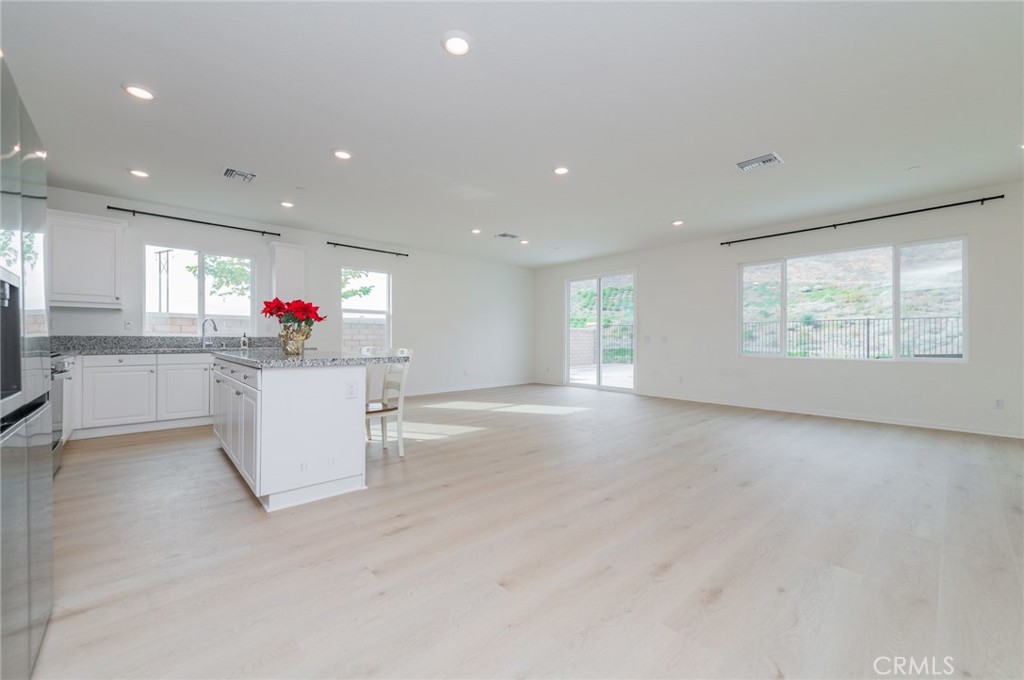 MLS #OC25275523 image #18