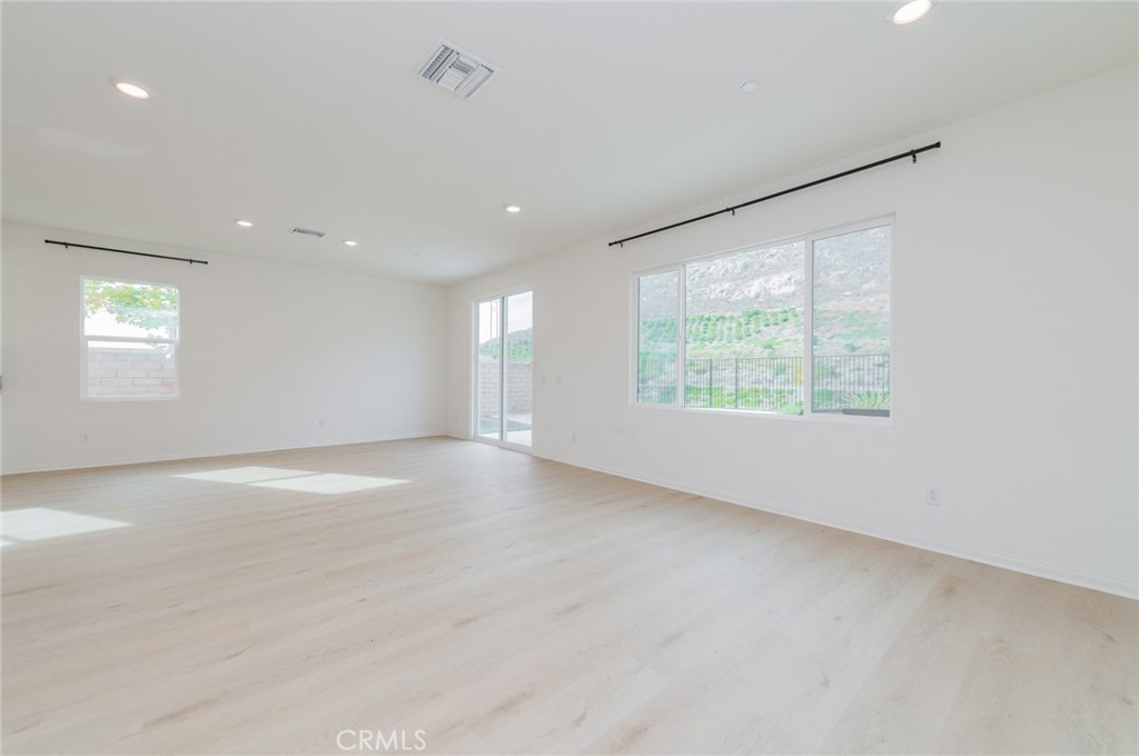 MLS #OC25275523 image #19