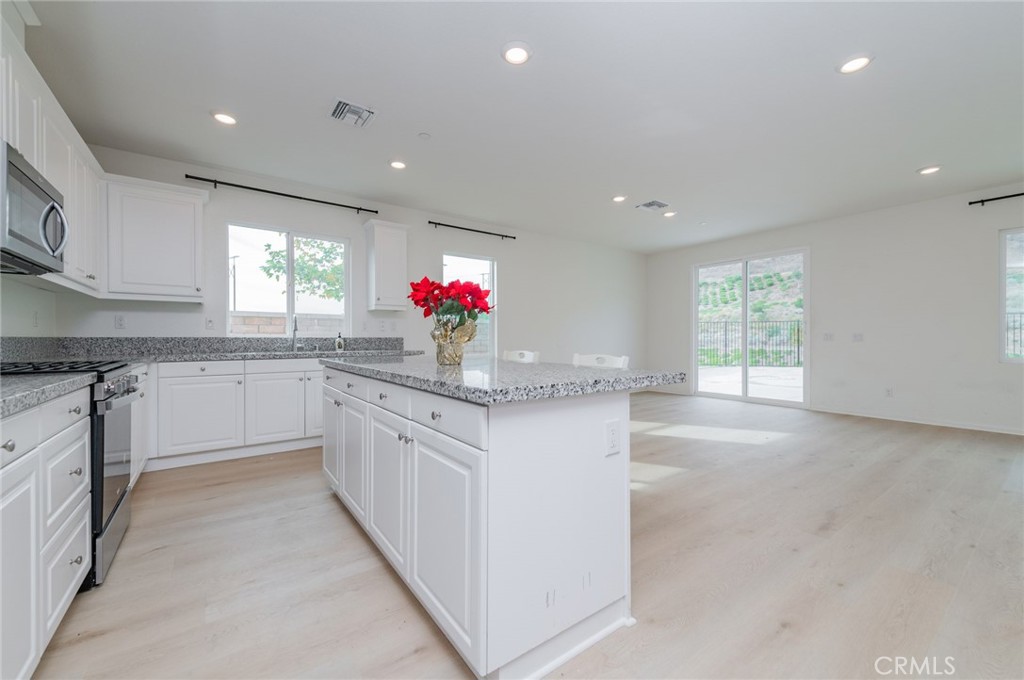 MLS #OC25275523 image #27