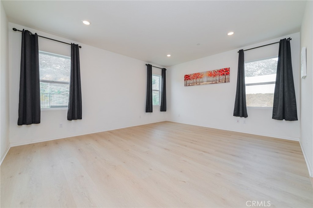 MLS #OC25275523 image #28