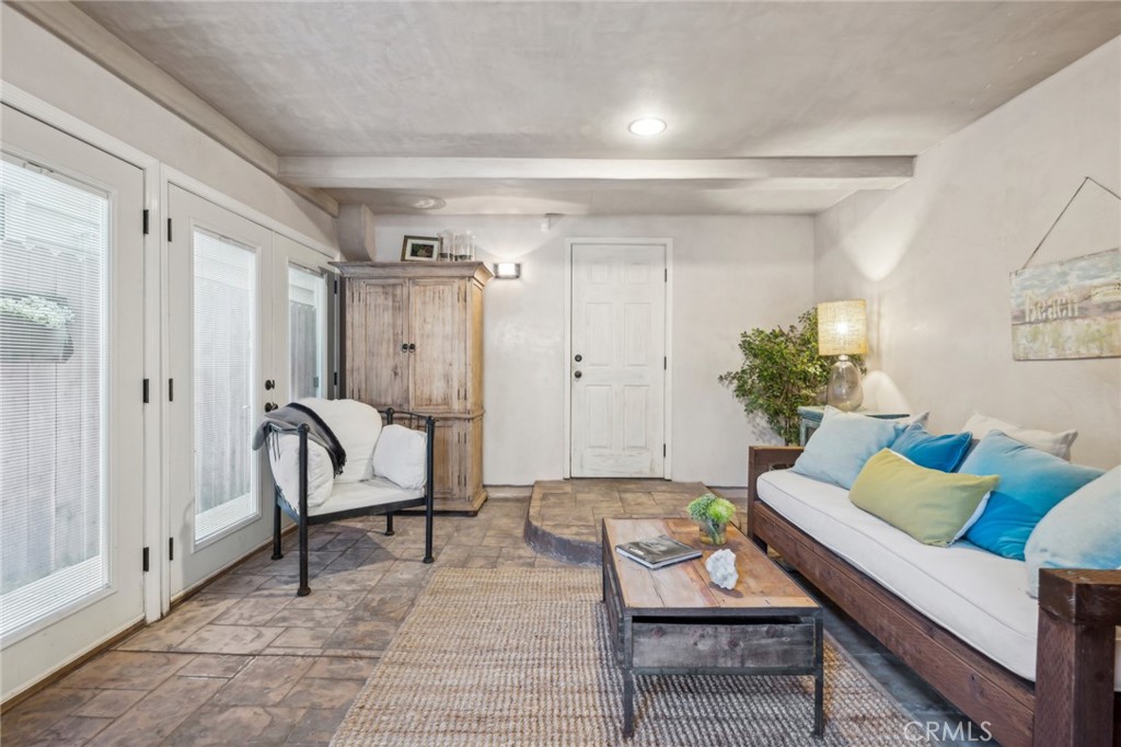 MLS #OC25275591 image #11