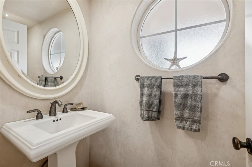 MLS #OC25275591 image #14