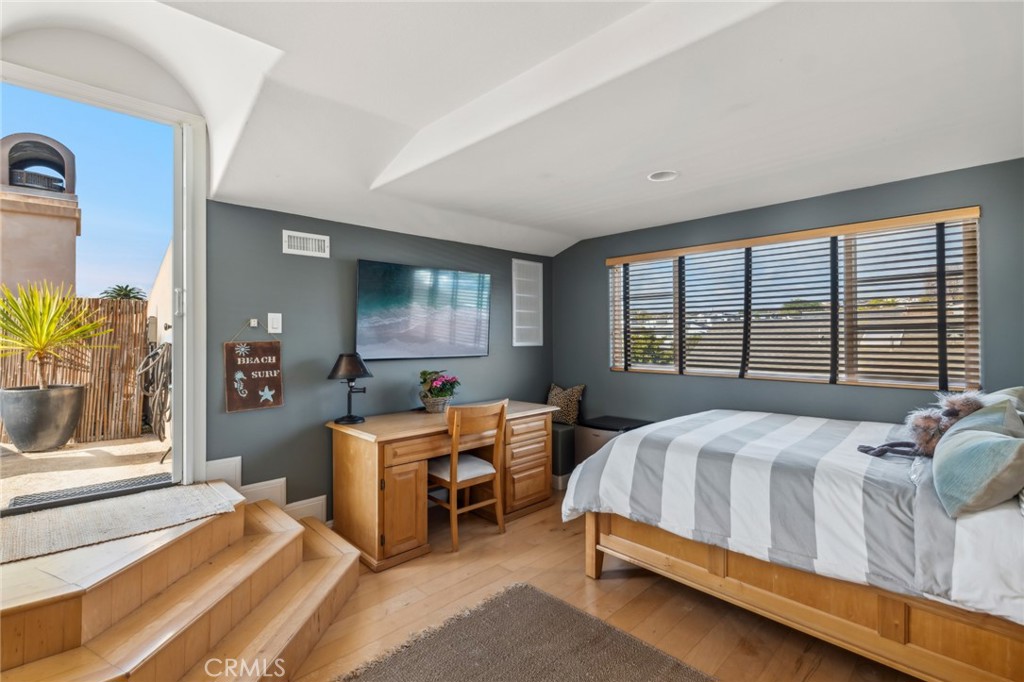 MLS #OC25275591 image #22