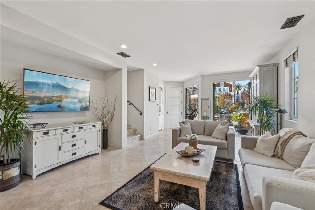 MLS #OC25275591 image #25