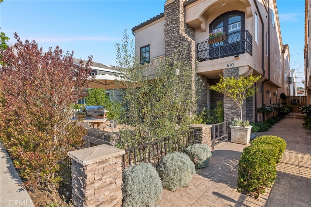 MLS #OC25275591 image #27