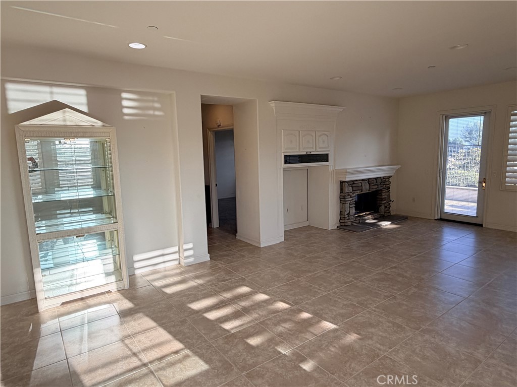 MLS #OC25275626 image #10