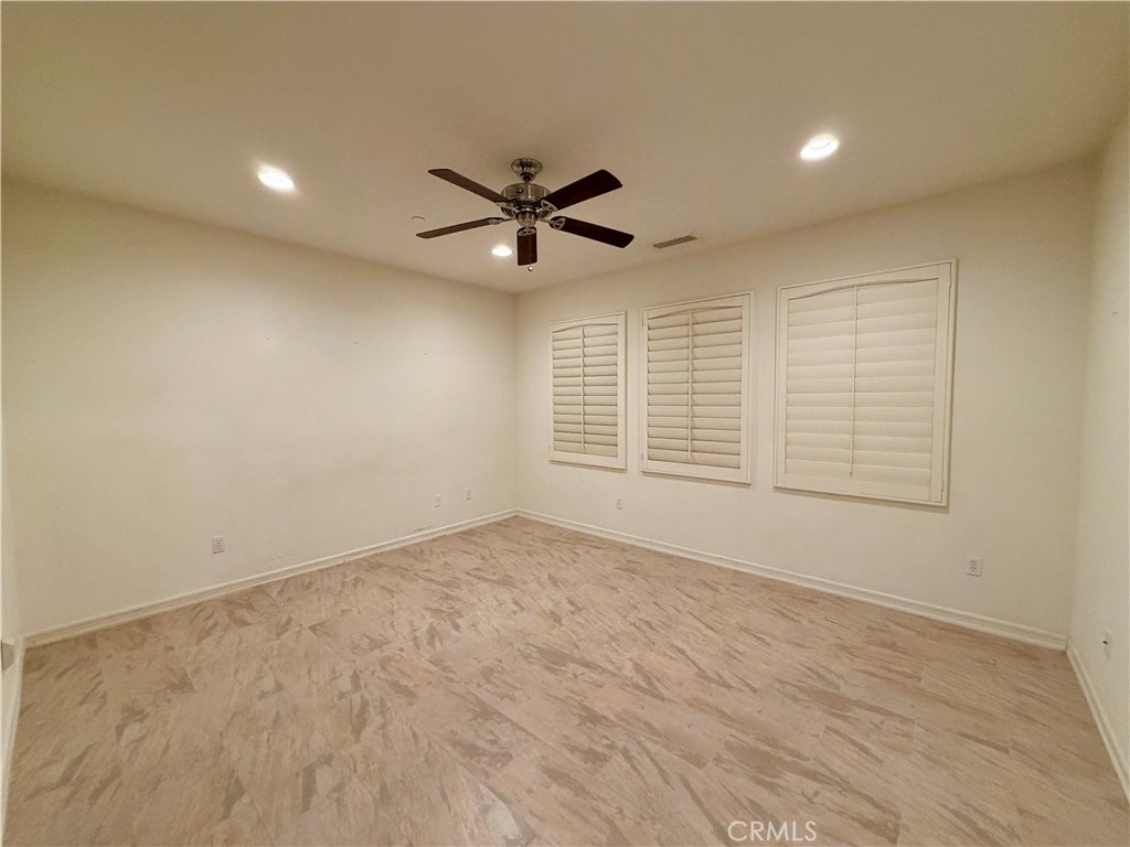 MLS #OC25275626 image #31