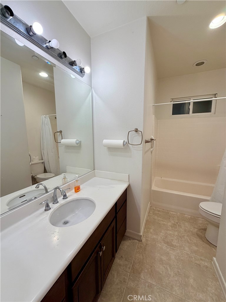 MLS #OC25275626 image #37