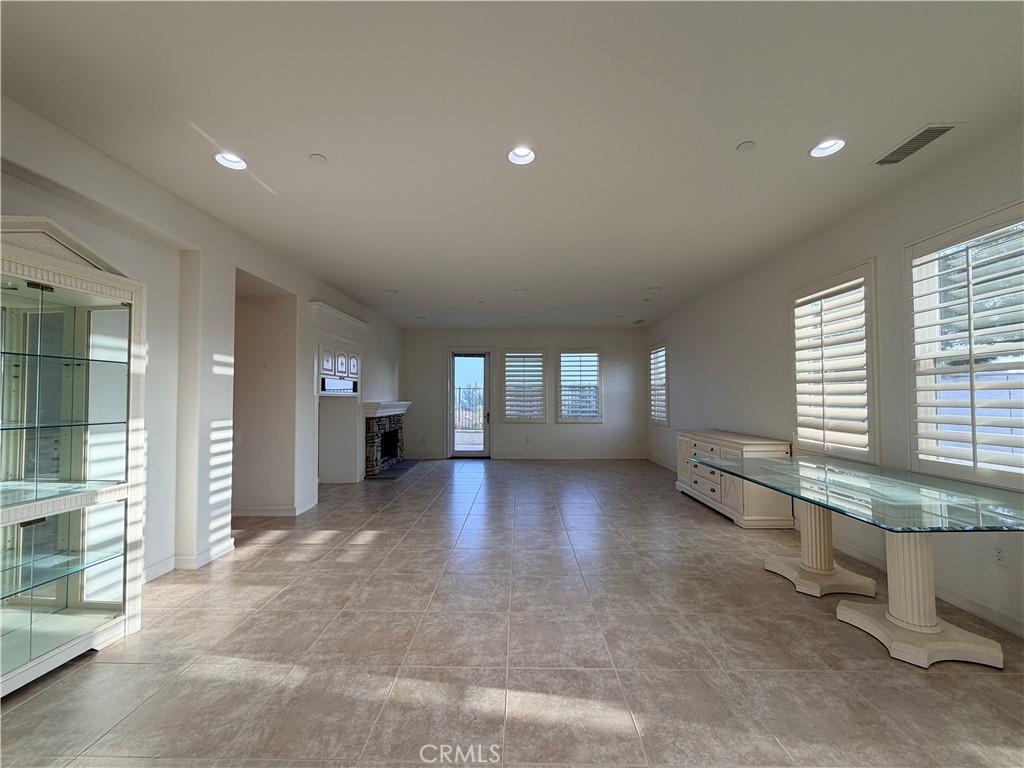 MLS #OC25275626 image #8