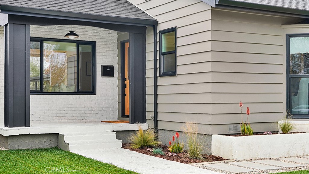 MLS #OC25275782 image #1