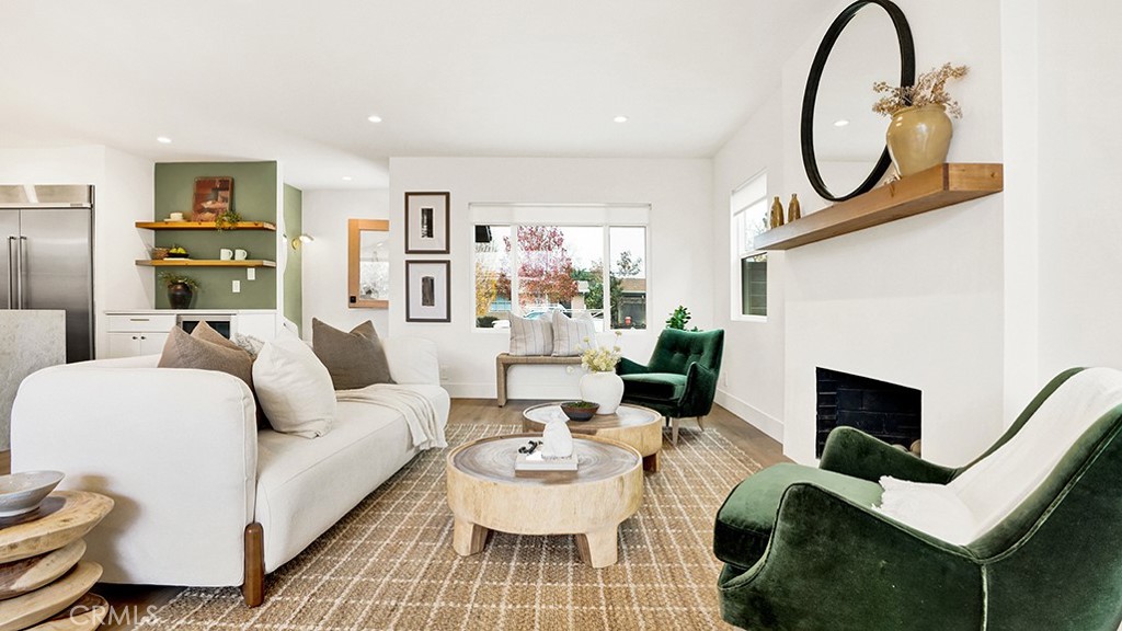 MLS #OC25275782 image #11