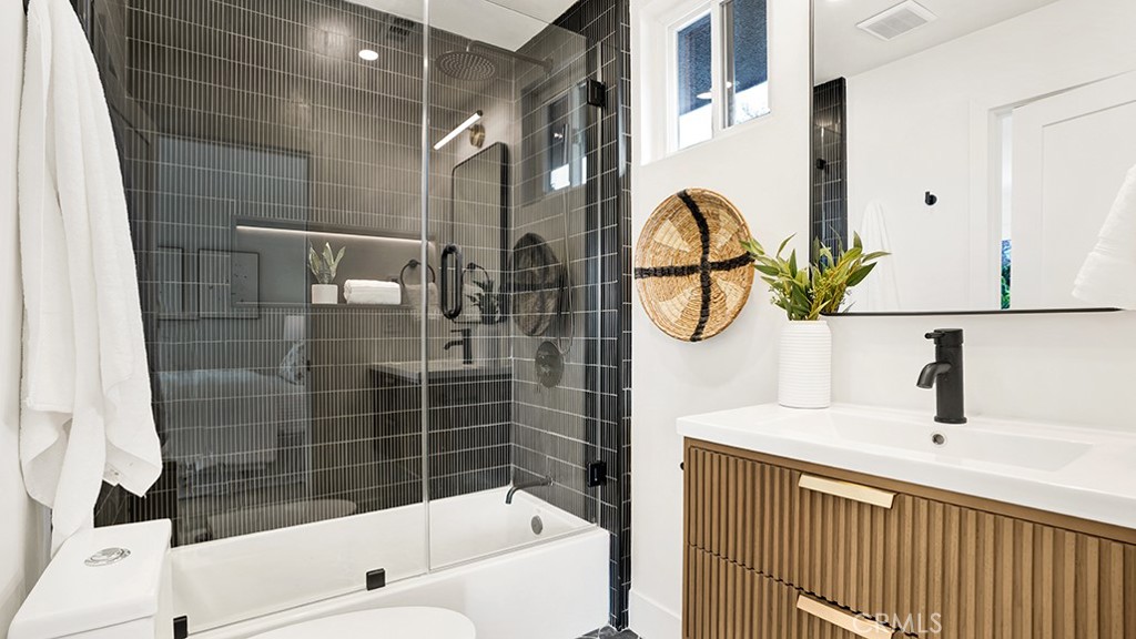 MLS #OC25275782 image #38