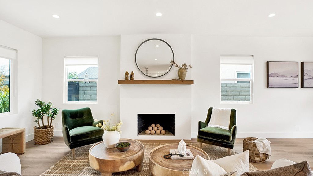 MLS #OC25275782 image #9