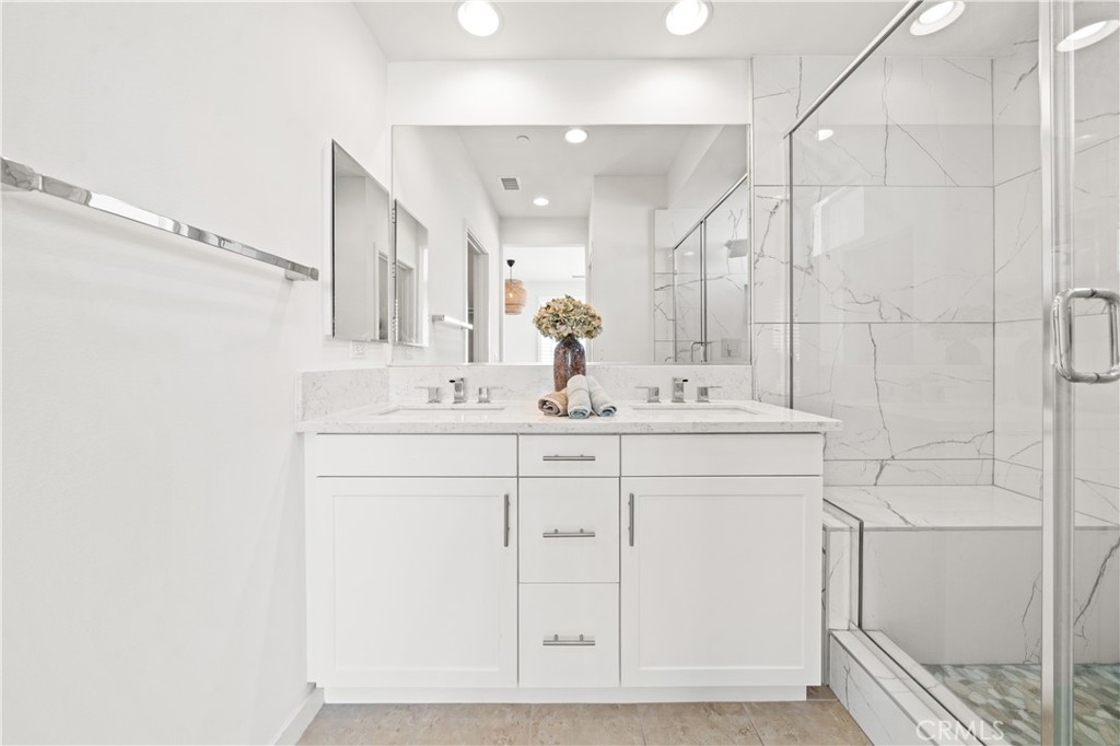 MLS #OC25275842 image #28