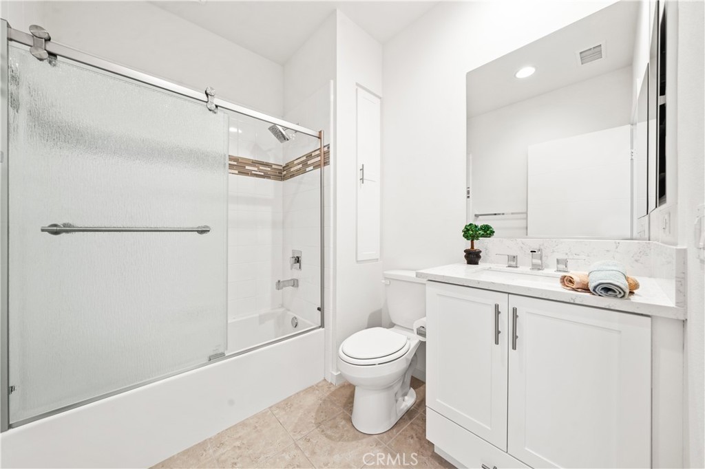 MLS #OC25275842 image #34