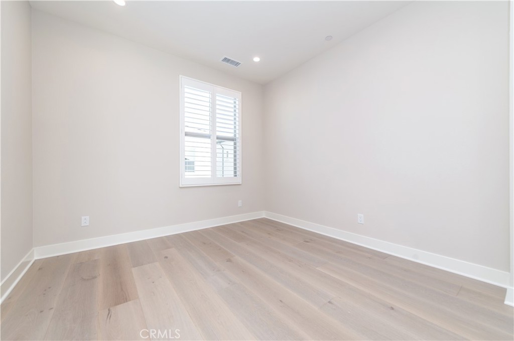 MLS #OC25275856 image #19