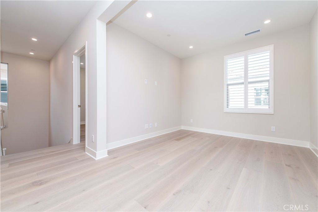 MLS #OC25275856 image #20