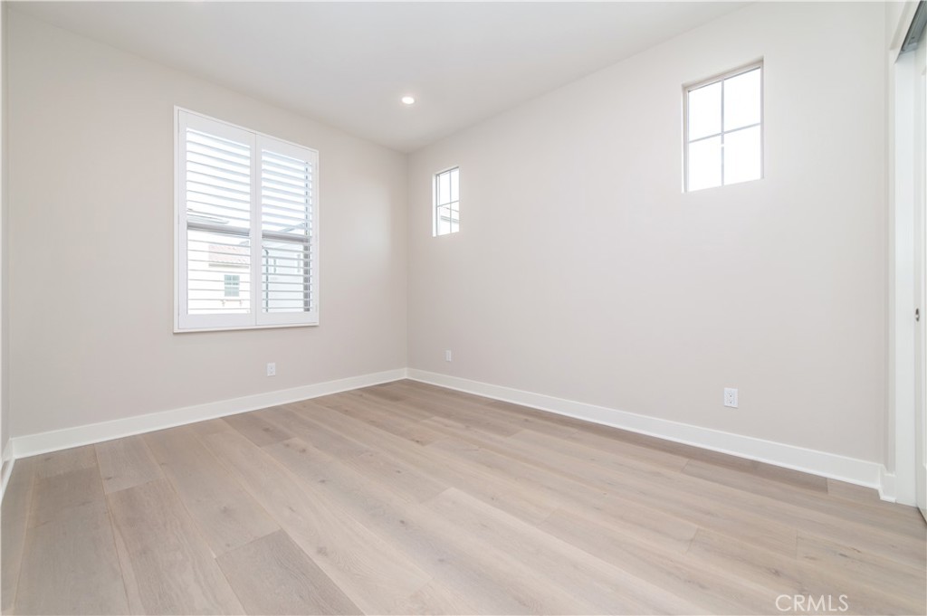 MLS #OC25275856 image #21