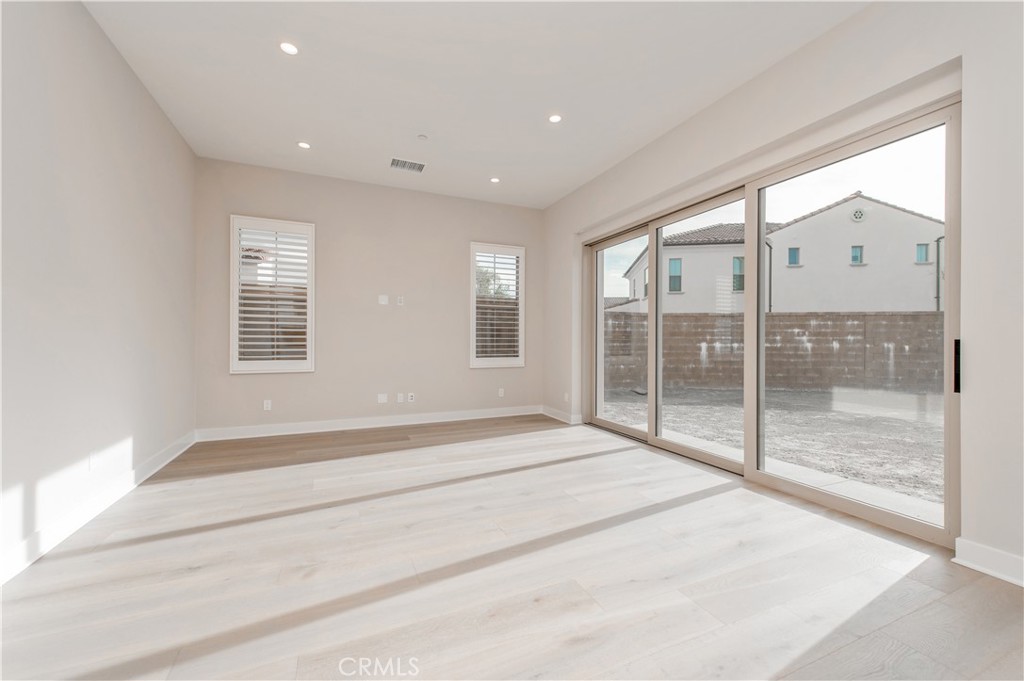 MLS #OC25275856 image #8