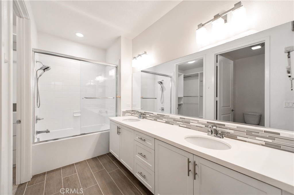 MLS #OC25275869 image #10