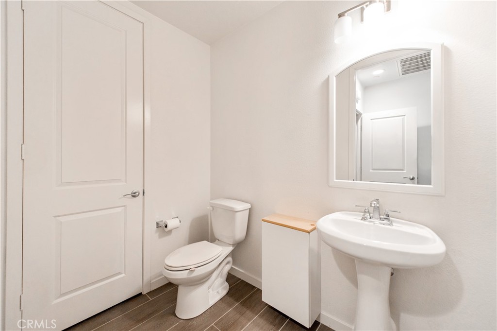 MLS #OC25275869 image #15