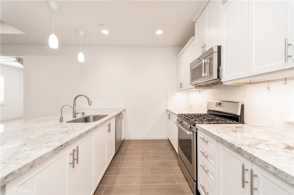 MLS #OC25275869 image #2