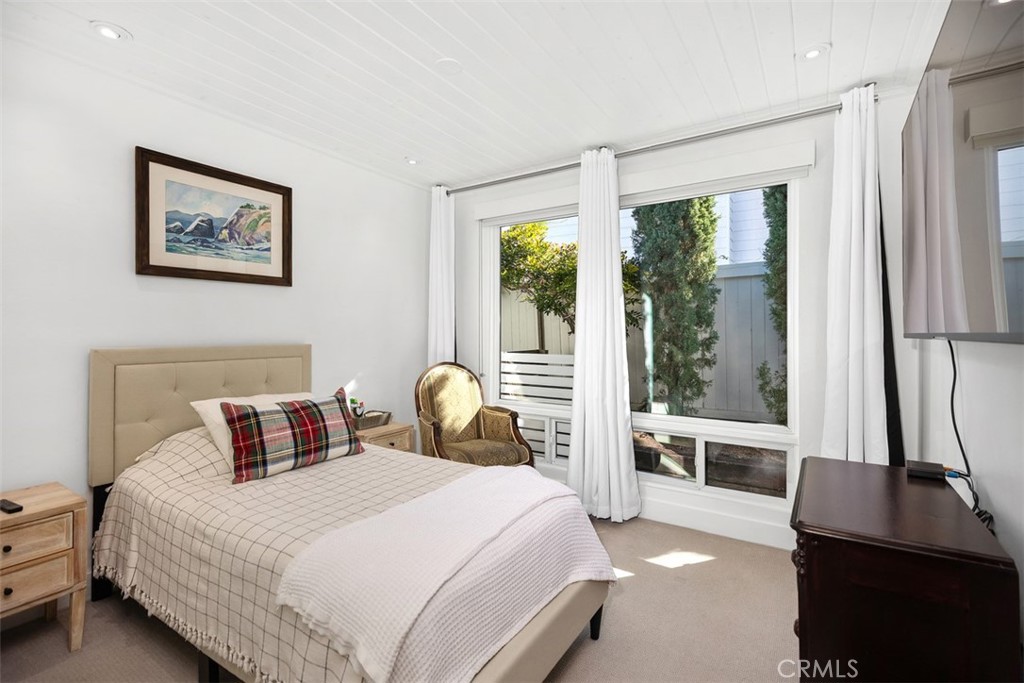 MLS #OC25275923 image #21