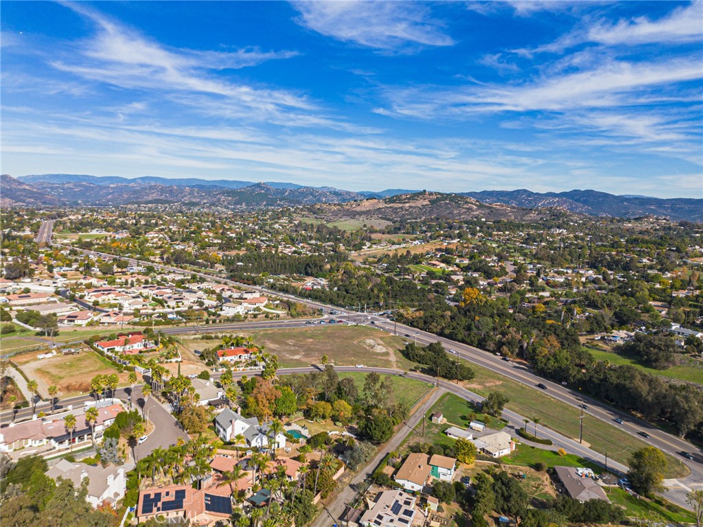 MLS #OC25275947 image #13