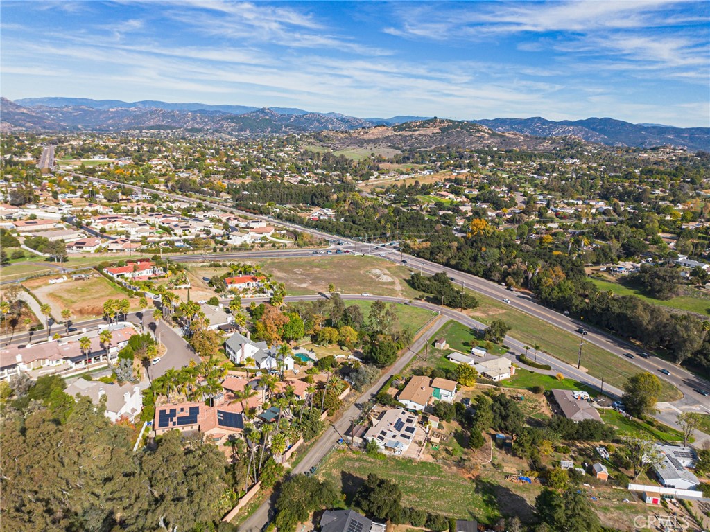 MLS #OC25275947 image #14