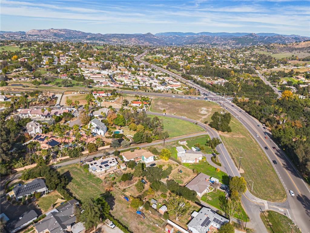 MLS #OC25275947 image #15