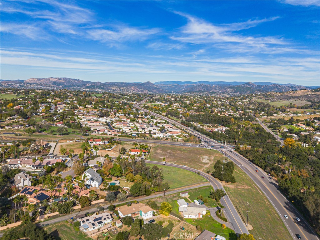 MLS #OC25275947 image #16