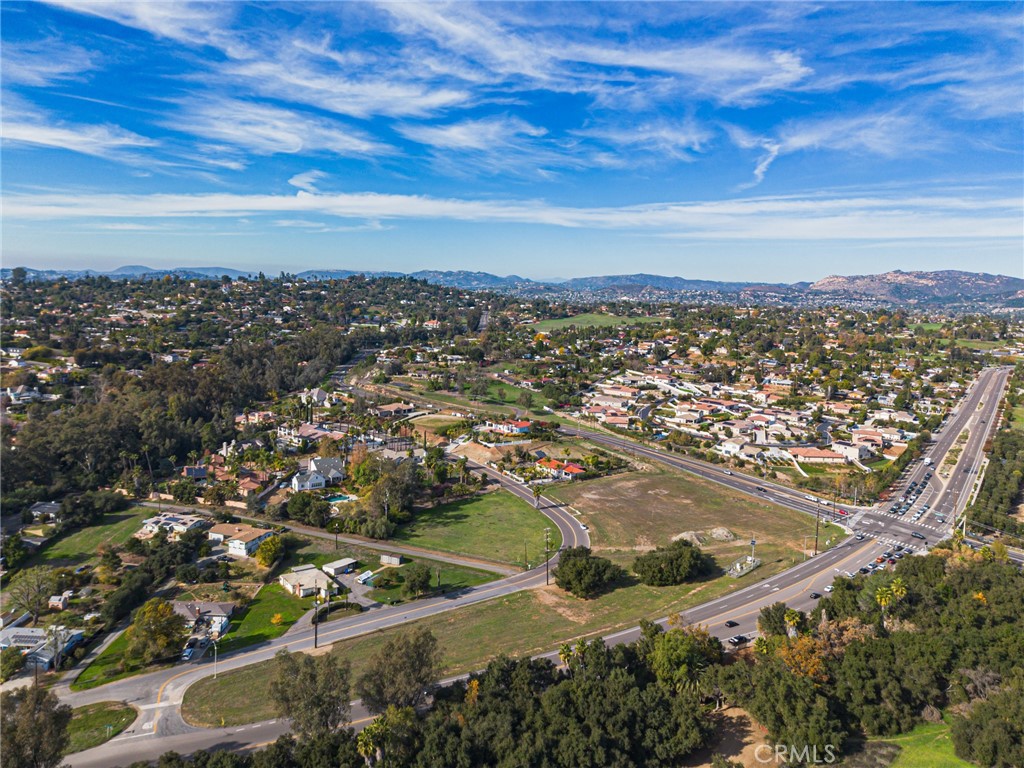 MLS #OC25275947 image #20