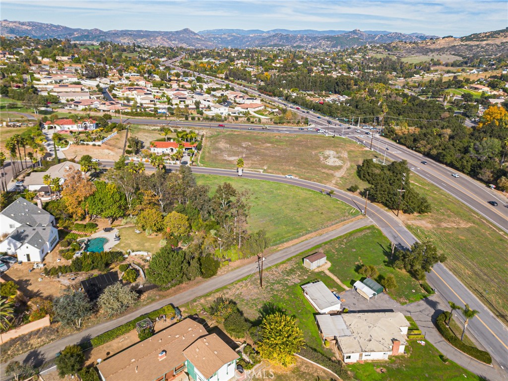 MLS #OC25275947 image #31