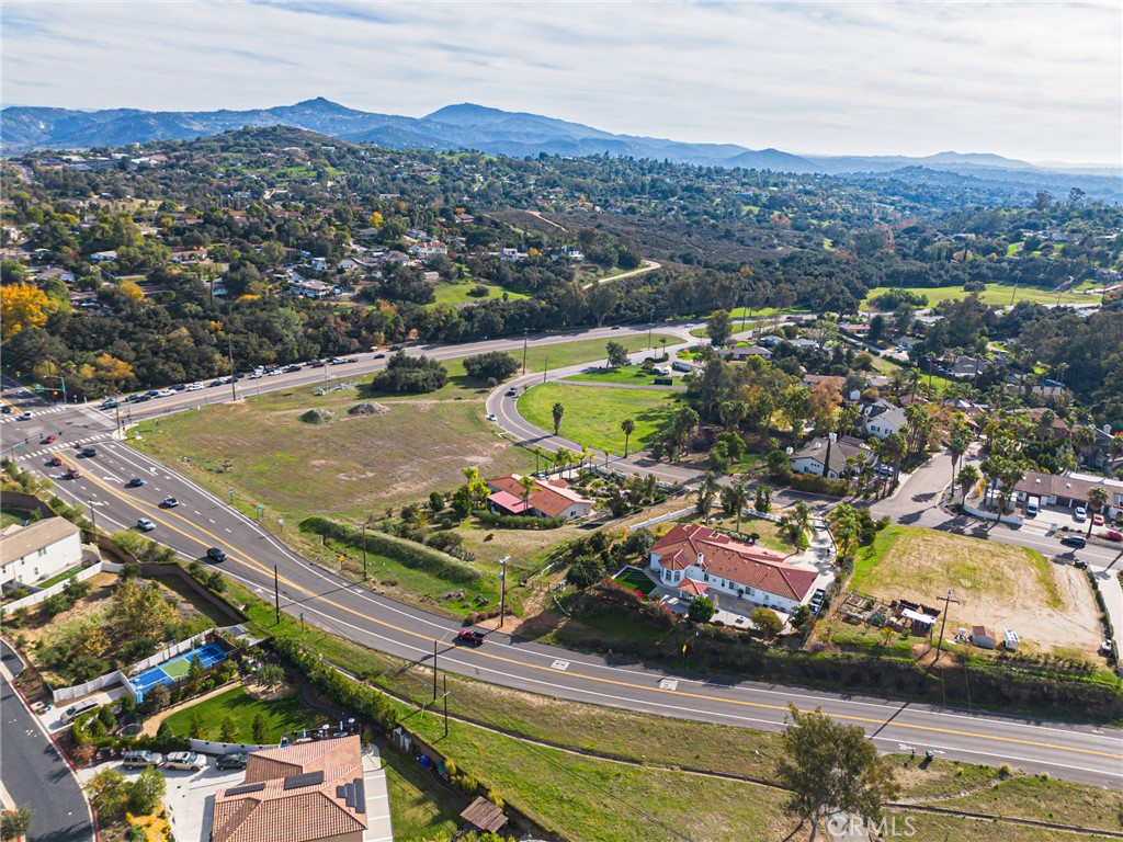 MLS #OC25275947 image #8