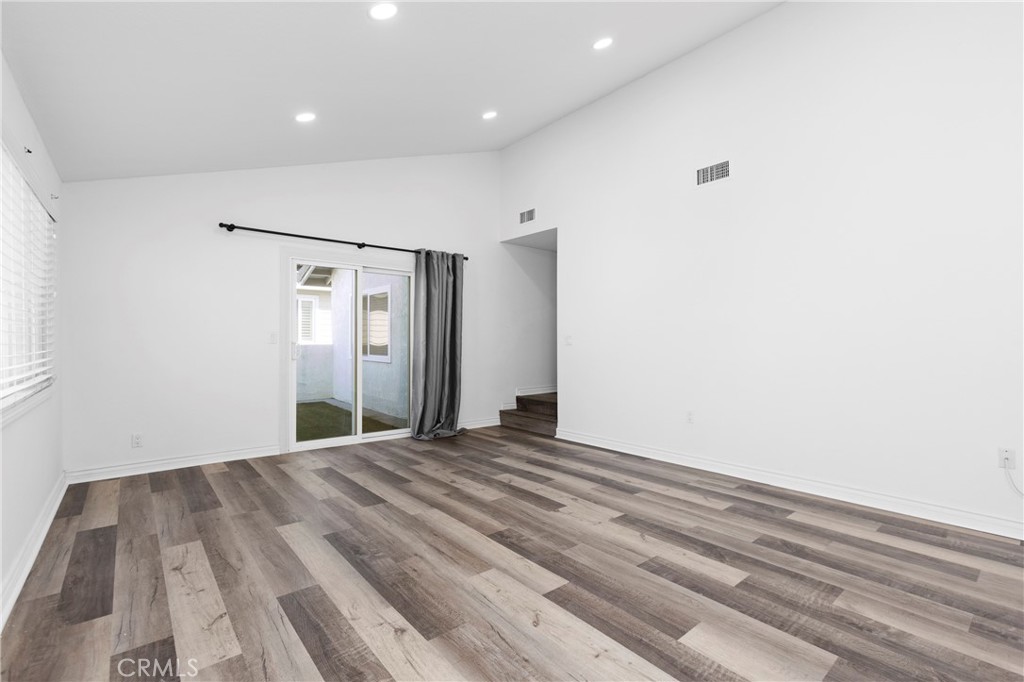 MLS #OC25275984 image #25