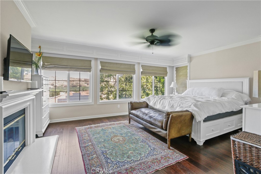 MLS #OC25275995 image #11