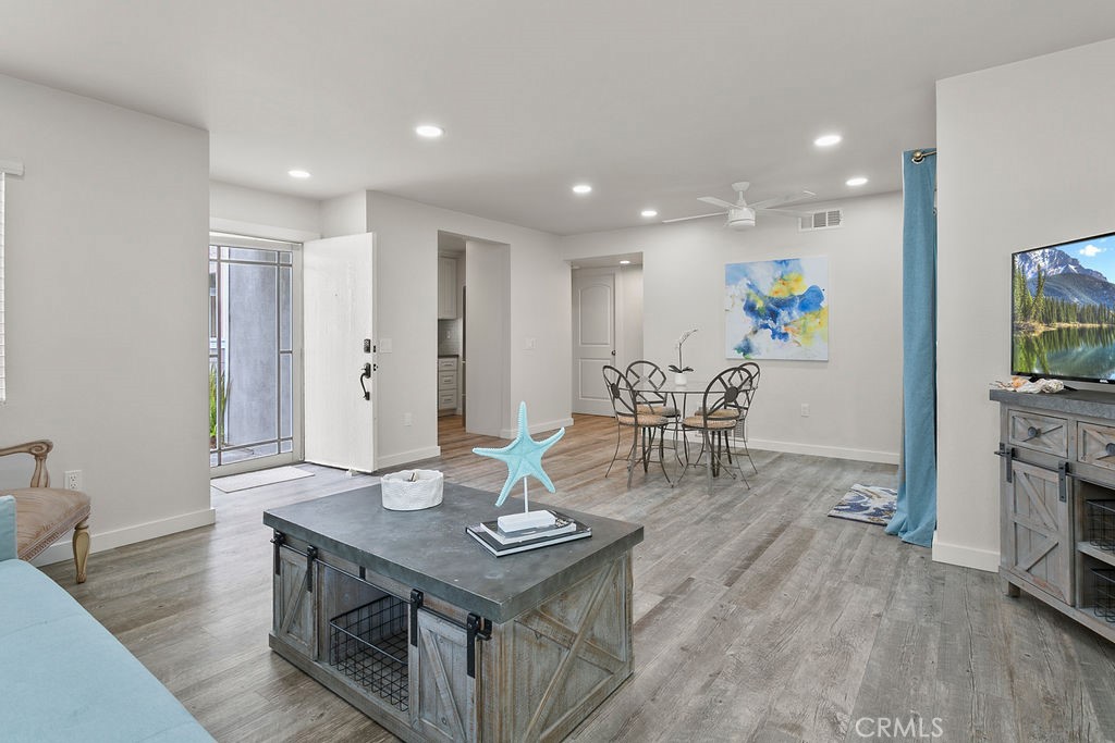 MLS #OC25276051 image #9