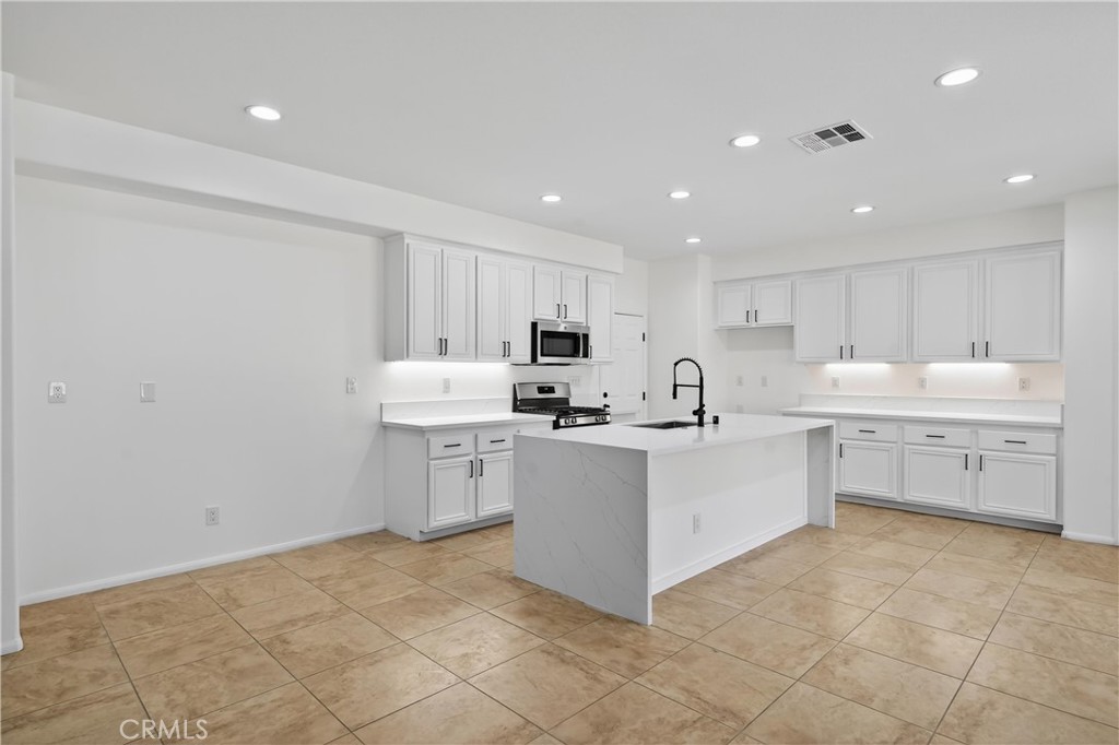 MLS #OC25276077 image #19