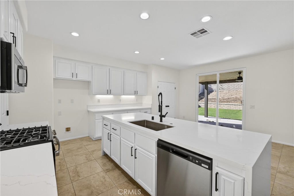 MLS #OC25276077 image #22