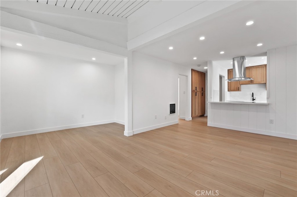 MLS #OC25276171 image #0