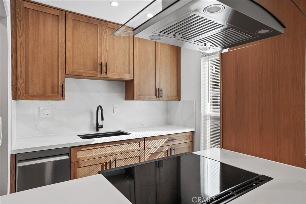 MLS #OC25276171 image #12