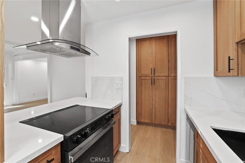 MLS #OC25276171 image #13