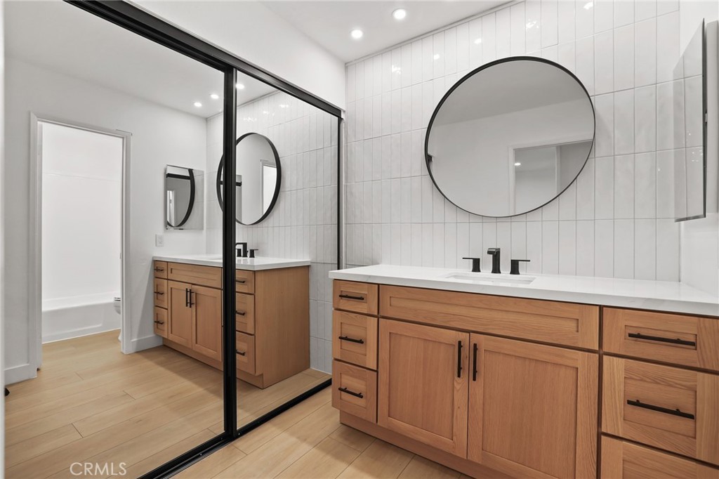 MLS #OC25276171 image #15