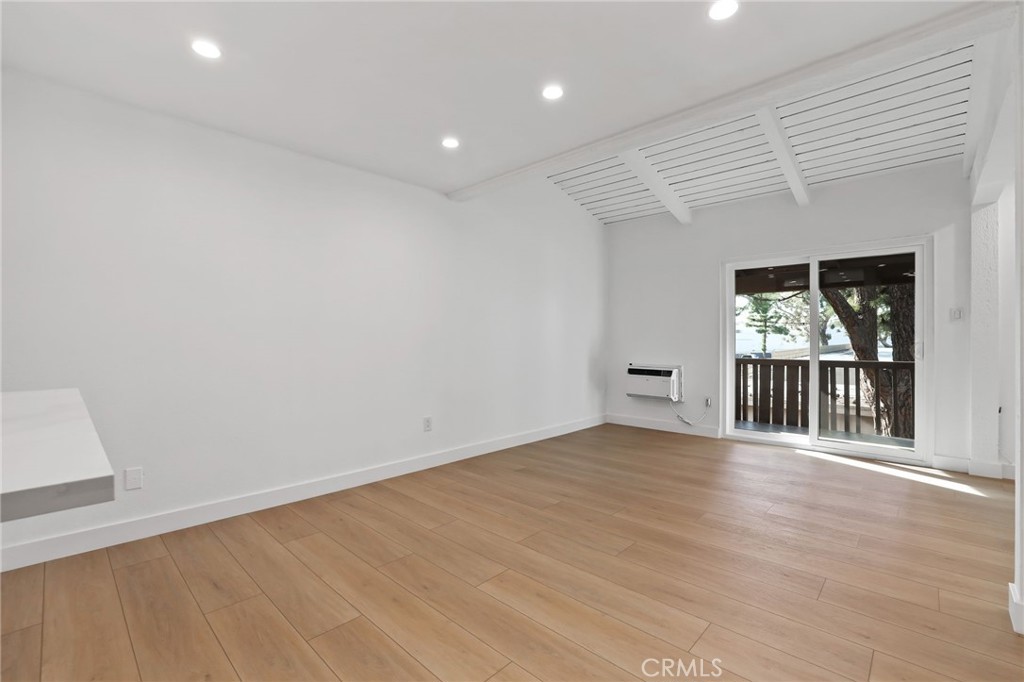 MLS #OC25276171 image #5