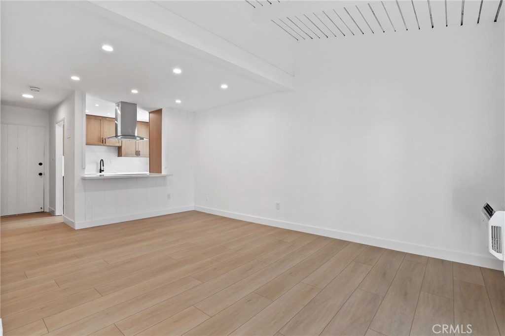 MLS #OC25276171 image #7