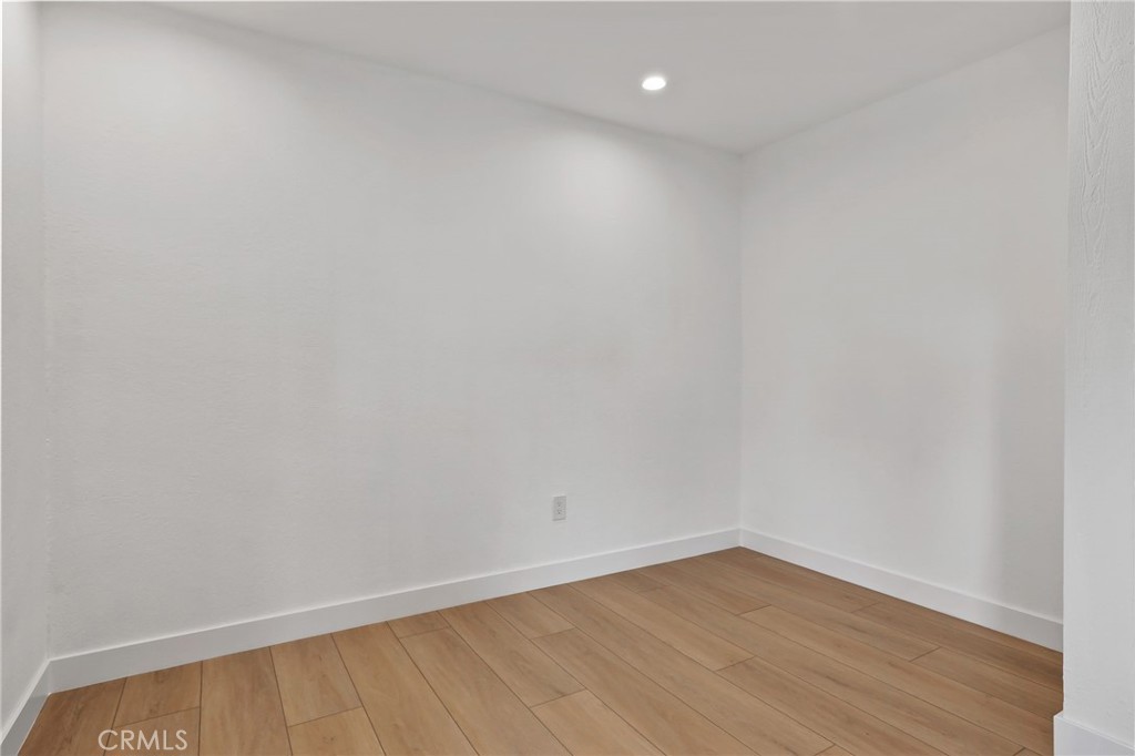 MLS #OC25276171 image #9